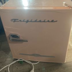 Frigidaire Min Fridge 