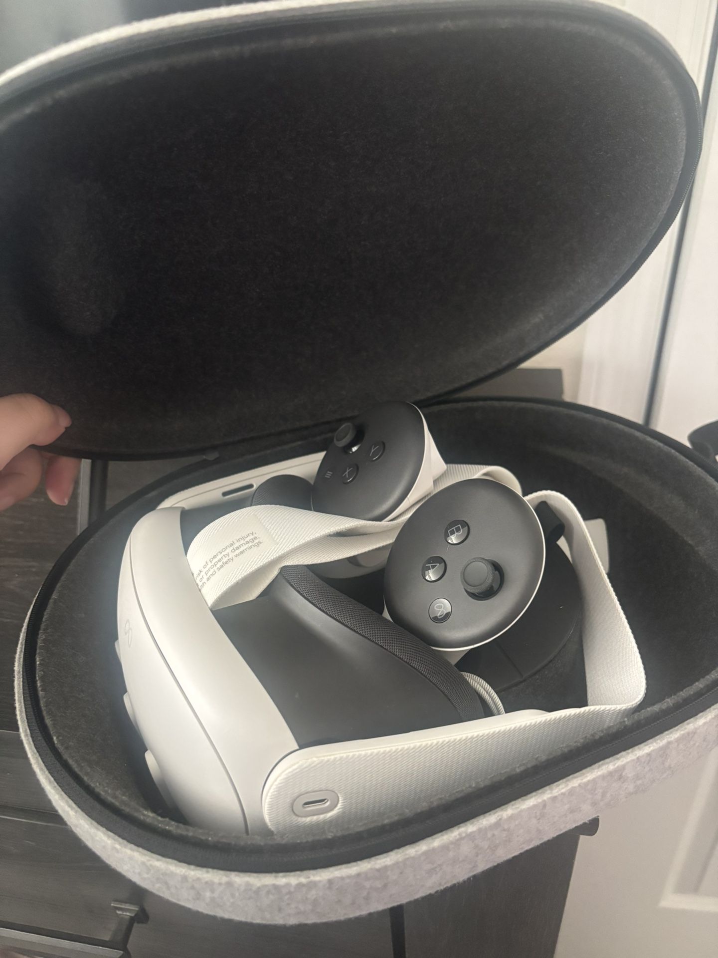 Metaquest 3 With Case