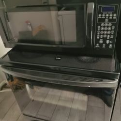 STOVE. MICROWAVE BUNDLE 
