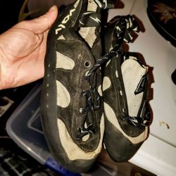 Evolve  Trax Xt-5 Size 10 US New & Pair Of Five Ten Gambit VCS Climbing Shoes - Women's 9/1/2 US New.  