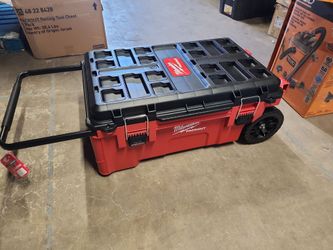 Milwaukee
PACKOUT 38 in. Rolling Modular Tool Chest