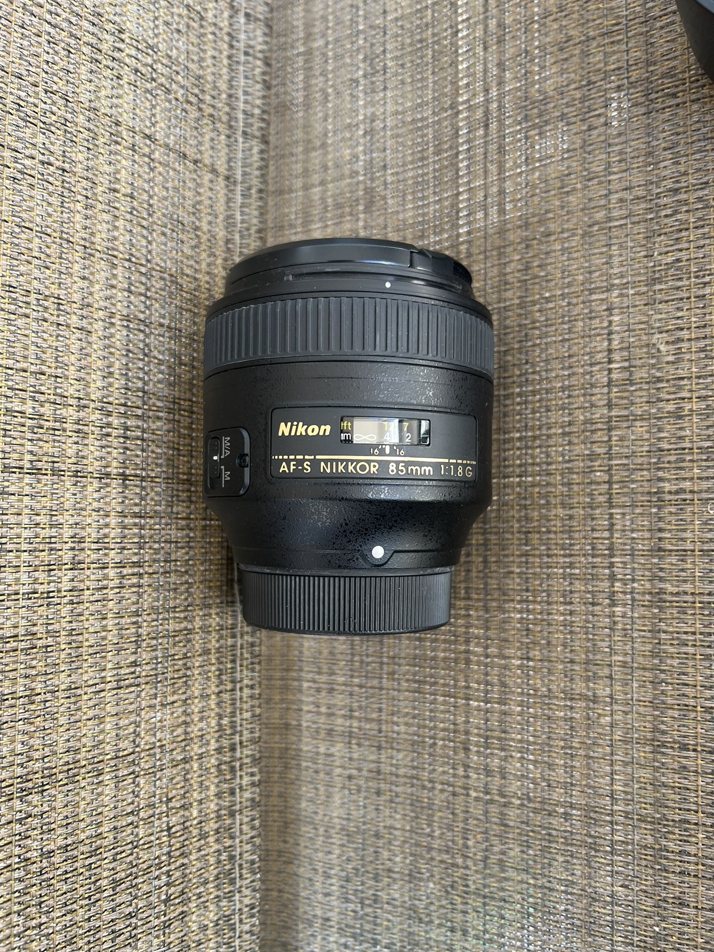 Nikon AF S 85mm F/1.8 G Nikkor Lens
