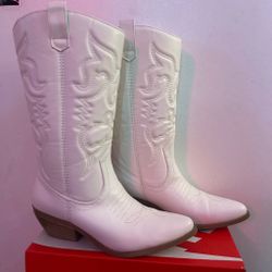 white embroidered cowgirl boots