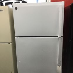 GE 17 Cu Ft Top And Bottom Fridge. 1 year Warranty 