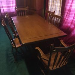 Ethan Allen maple and birch dining table and 7 chairs