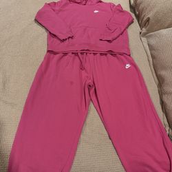 Women’s Nike sweats set