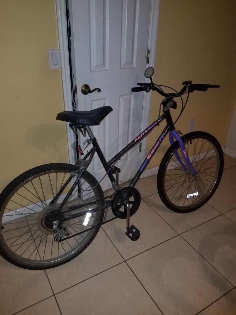 Womens 26" Free Spirit fastback 12 speed bike
