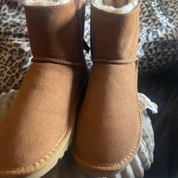 UGGS LV Women’s Boots