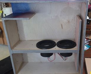 2 8" subwoofers and 1000w amp