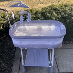 Simmons Kids Rocking Bassinet 