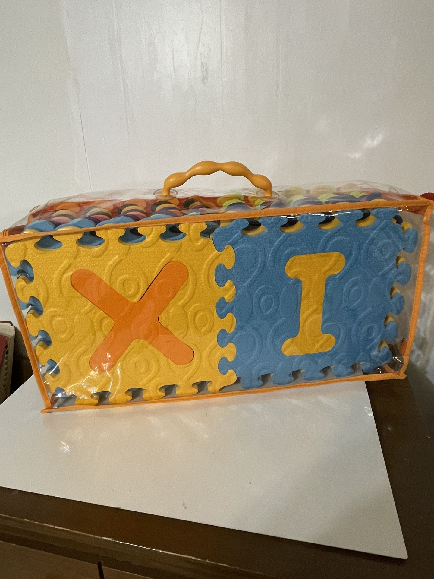 Kids Playmat Squares Like New