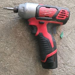 MILWAUKEE M12 1/4" HEX IMPACT WITH BATTERY 
