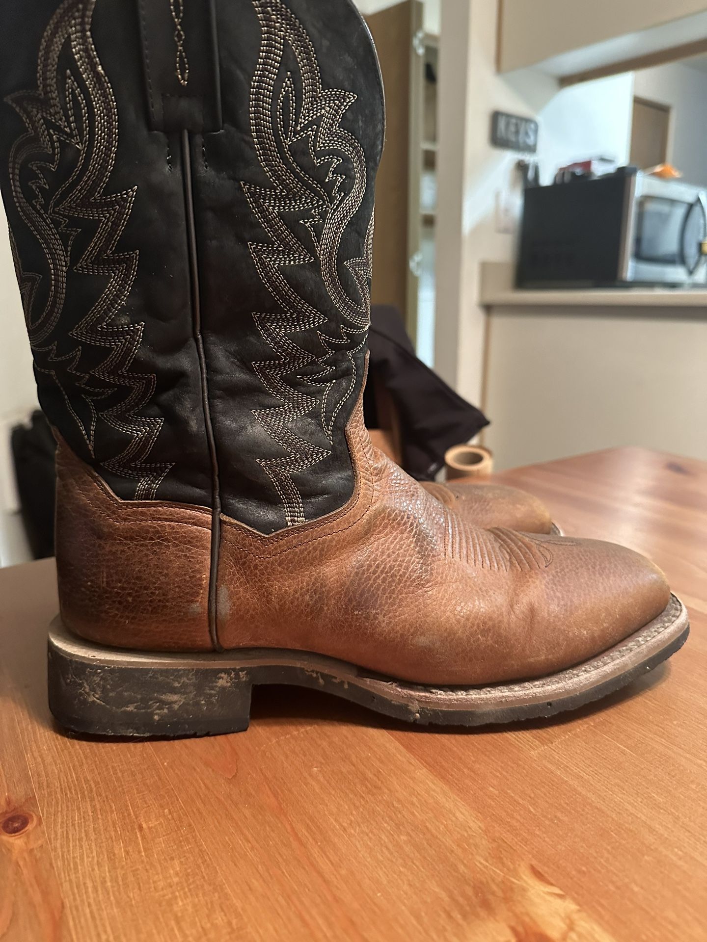 Men’s Dan Post Cowboy Boots Sz 10