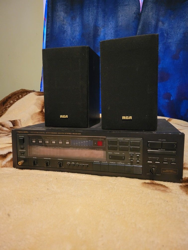 Realistic STA-2700 Quartz Synthesized AM/FM Receiver