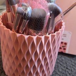 Makeup Brushes & Holder