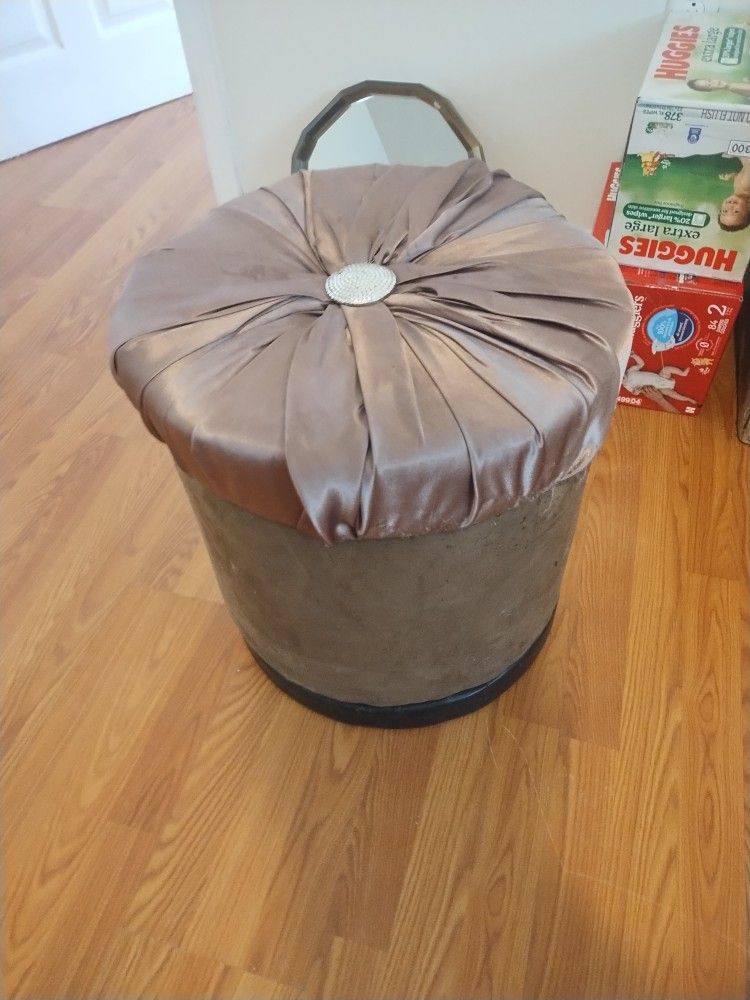 Storage Chair