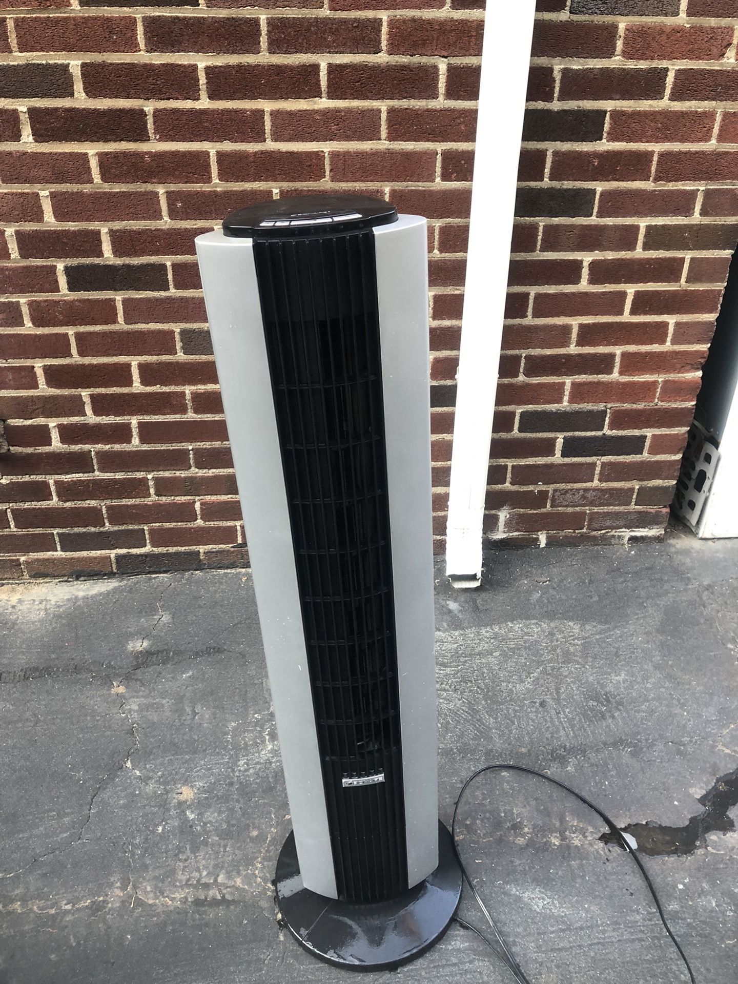 Very Good Condition Bionaire Tower Fan