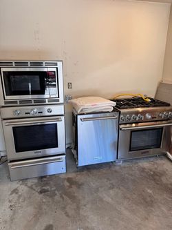 Thermador Stainless Steel Appliance Set