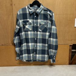 Salty Crew Flannel Size Large