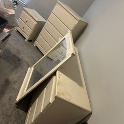 Wood Dresser Set 