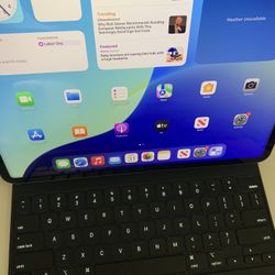 Apple iPad Pro 12.9 Cellular 6th Gen M2 chip 256gb unlocked with magic keyboard