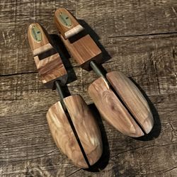Cedar Shoe Tree