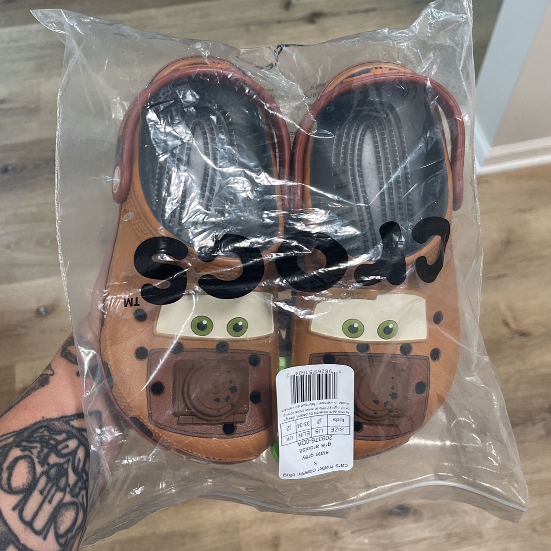 CROCS MATER BRAND NEW KIDS SZ J12