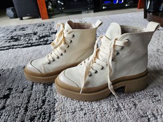 Steven new York sneaker, color ivory,  size 6M