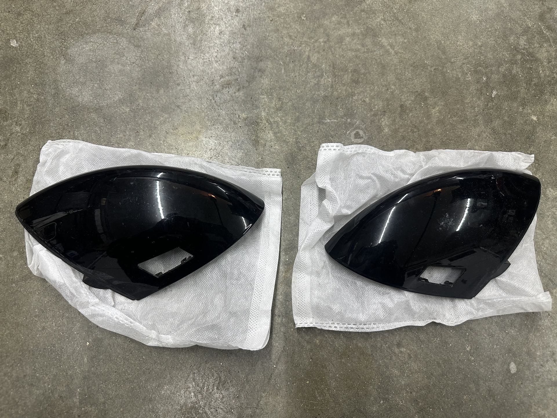 BMW M6 E63 Lower Mirror Caps