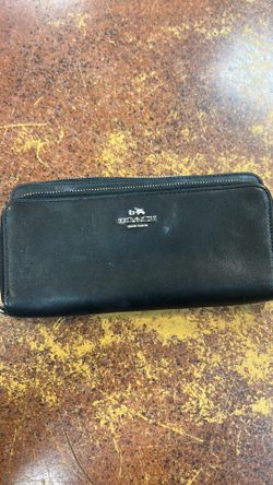 Coach pebbled leather slim accordion wallet