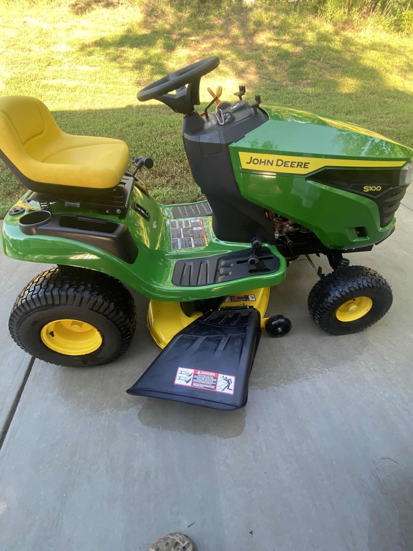 John Deere S100