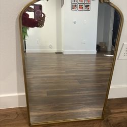 Gold Arch Mirror — Vintage Style