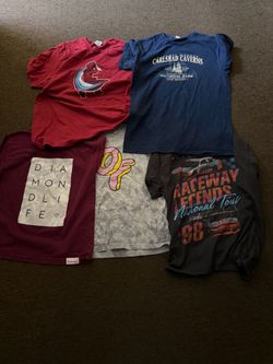 Bundle of 5 Graphic T-Shirts