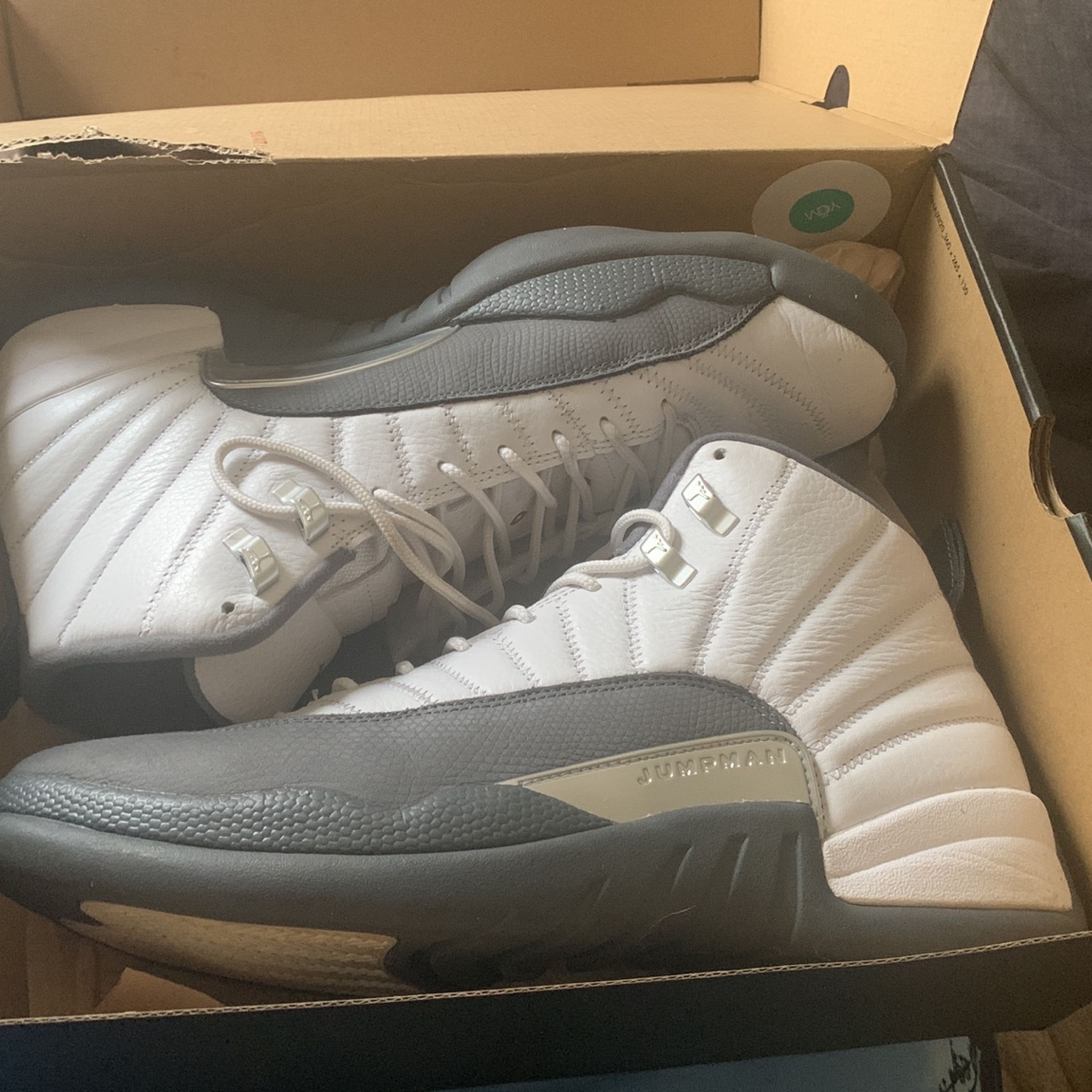 Jordan  12 Retro