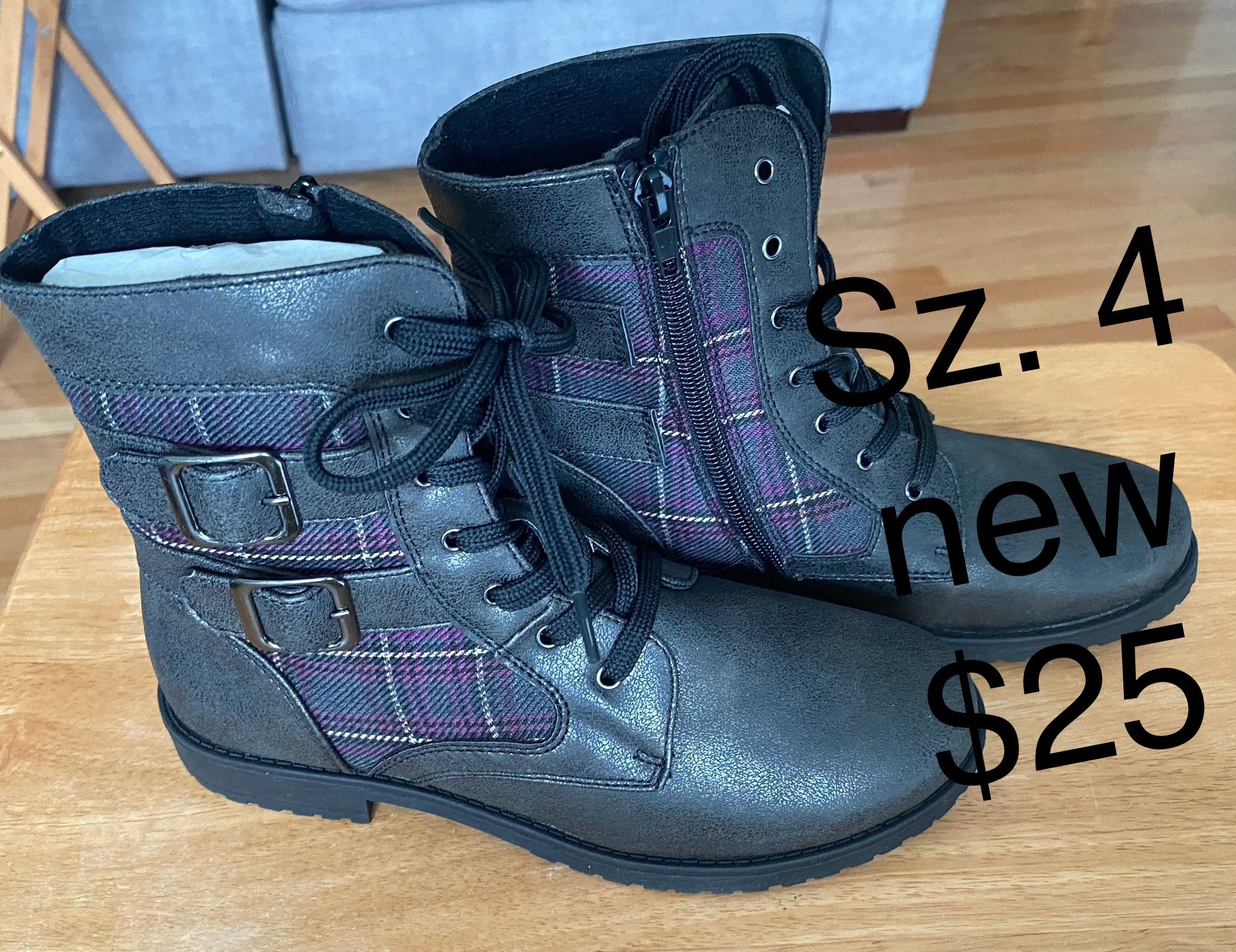 New! Girls Purple/ Maroon Plaid Boots! Sz 4