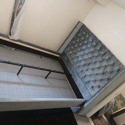 Queen Sizes 🛌 Beds With Mattress New