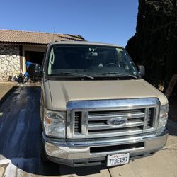 2012 Ford E-350
