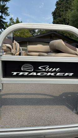 2017 Sun Tracker 18ft