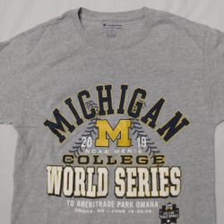 MICHIGAN WOLVERINES WORLD SERIES T-SHIRT 2019 SIZE SMALL MENS CHAMPION T-SHIRT