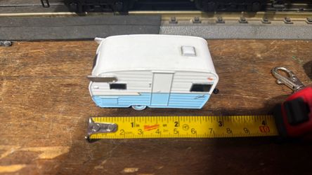 1/64 Hitch & Tow Shasta 15' Airflyte Green Light Diecast Trailer baby blue and White