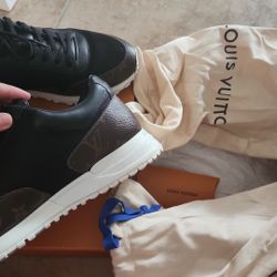 LOUIS VUITTON Sneakers Size 10