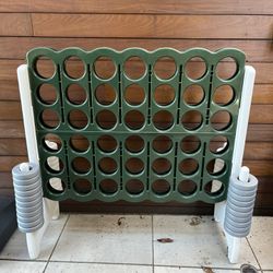 Jumbo connect 4 - Assembled But Never Used 
