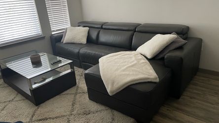 L-Shaped Sectional Sofa – Great Condition