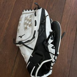 MIZUNO FAST PITCH SOFTBALL FIELDERS GLOVE