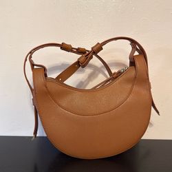 Half moon shoulder bag