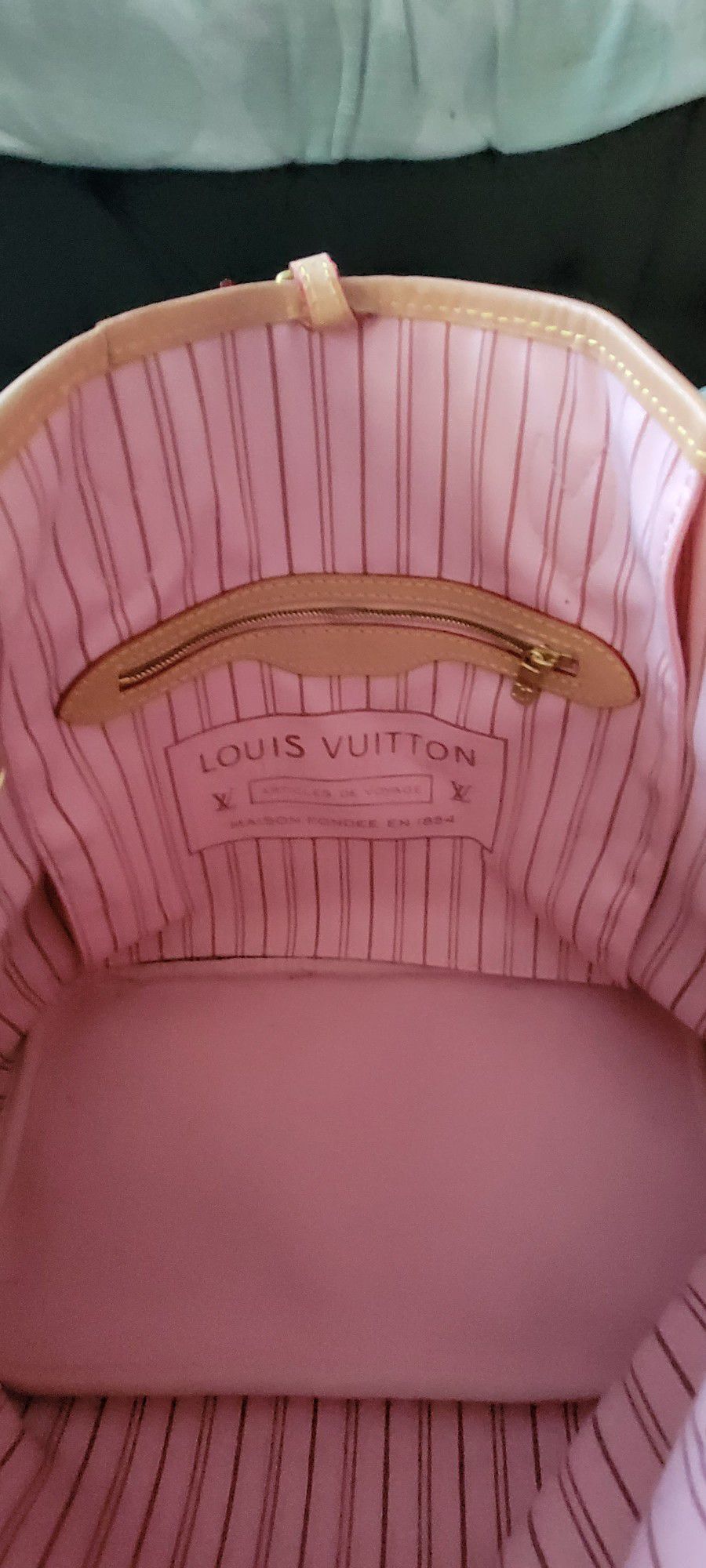 Louis Vuitton Catalog × Magazine August 2002 issue No noticeable stains  HI/9/63