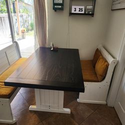 Carriage House Breakfast Nook with bench