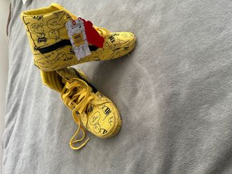 VANS PEANUTS BY SCHULZ MEN 8.0 WOMEN US 9.5