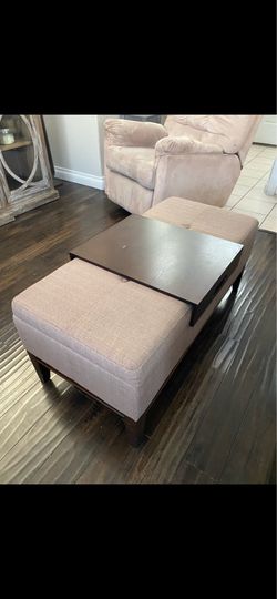 Coffee table with open storage excellent condition