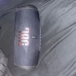 JBL Charge 5
